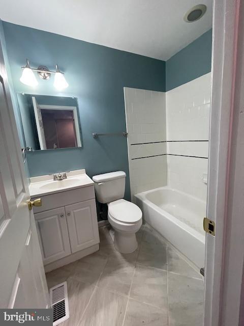 Building Photo - 403 Strathaven Ct