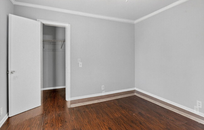 Building Photo - 539 NW 8th Ave