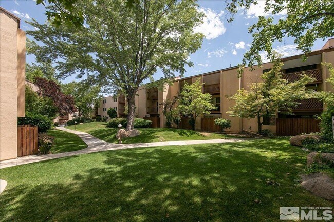 Building Photo - 2700 Plumas St