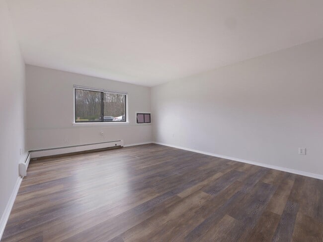 Building Photo - 27 Tanager Rd