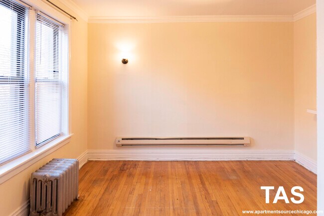 Building Photo - 617 W Melrose St