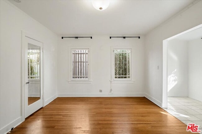 Building Photo - 715 N Harper Ave