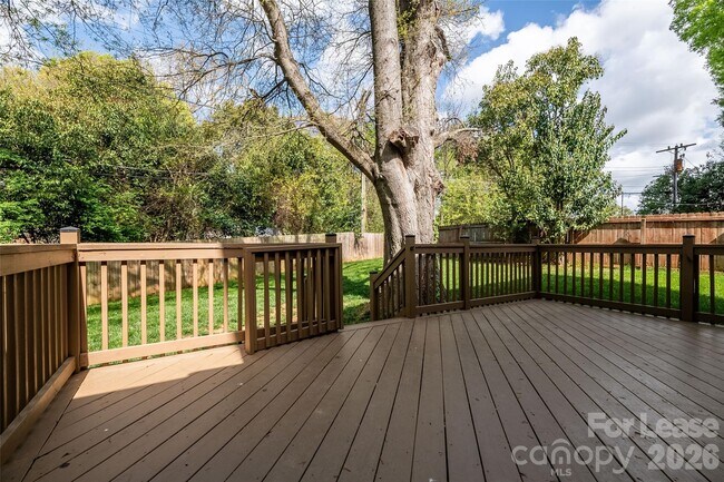 Building Photo - 1516 Princess Pl