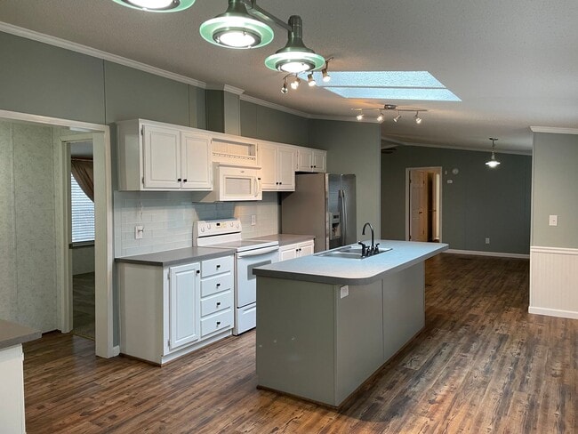 Building Photo - Updated Three Bedroom Two Bath Double Wide in Iron Station