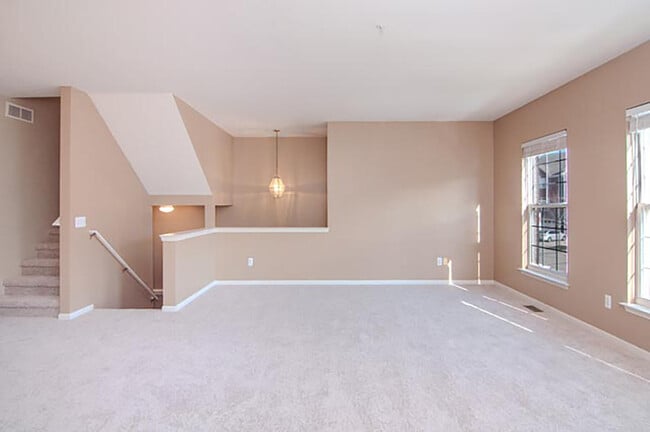 Building Photo - 448 Cherry Orchard Rd