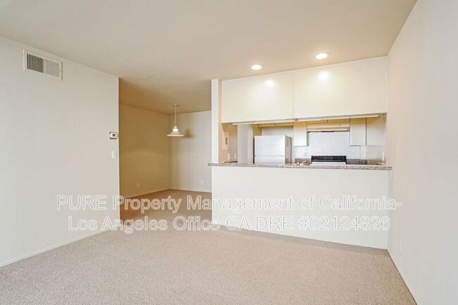 Building Photo - 8745 Delgany Ave