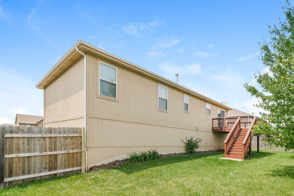 Building Photo - 705 Hibiscus Cir