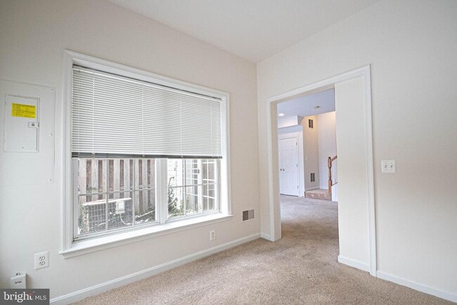 Building Photo - 1682 White Oak Vista Dr