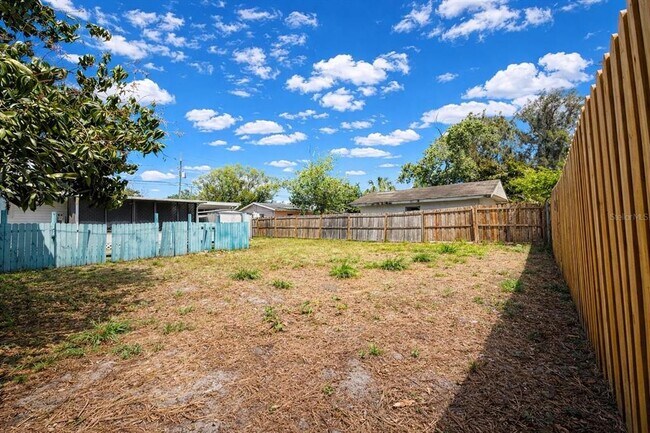 Building Photo - 7018 54th Ave N