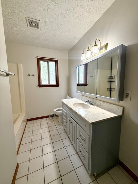 Building Photo - 6249 Amanda Dr