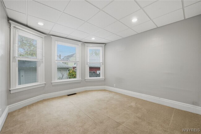 Building Photo - 830 Potomac Ave