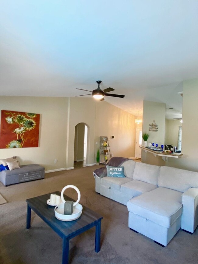 Building Photo - Best Deal in SW Bakersfield. Fully furnished home with a Pool