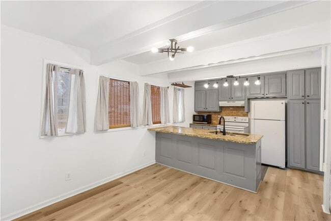 Building Photo - 264 Jones Dr