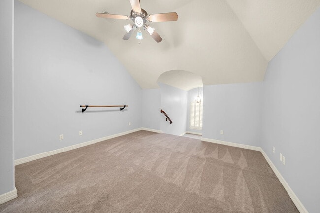 Building Photo - Exceptional 5-bedroom home (2 down) in desirable Woodlands Country Club with landscape & pool mai...