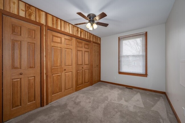 Building Photo - 87 E Hill St