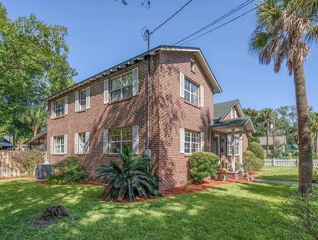 Building Photo - 503 S 7th St