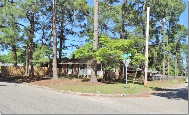 Building Photo - 310 Forrest Rd W