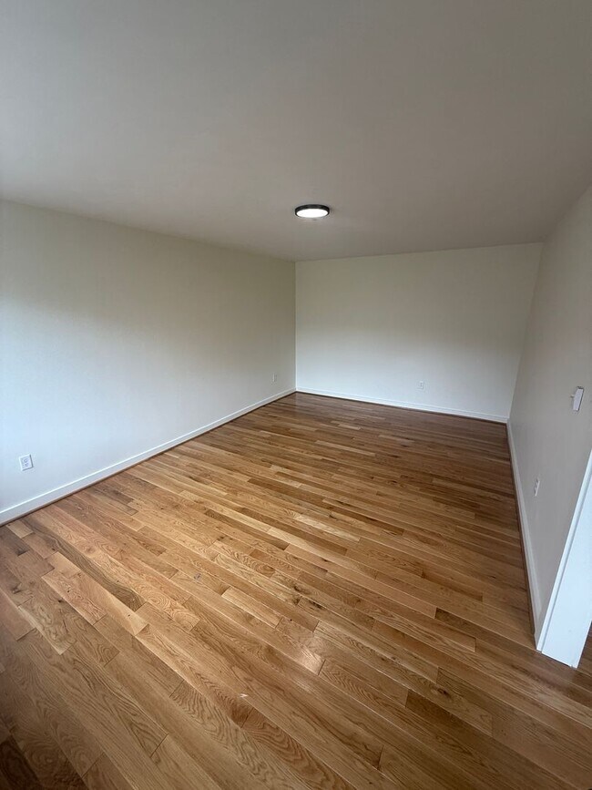 Building Photo - oliv3574