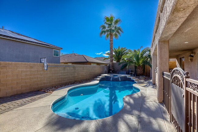 Building Photo - Stunning 5-Bedroom Home with Solar Panels,...