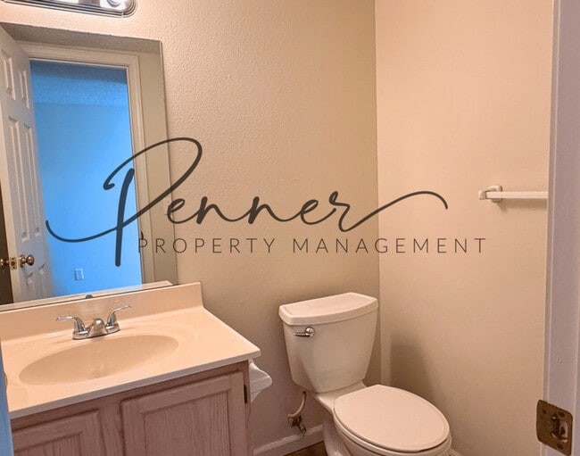 Building Photo - 4616 NE Whispering Winds Dr