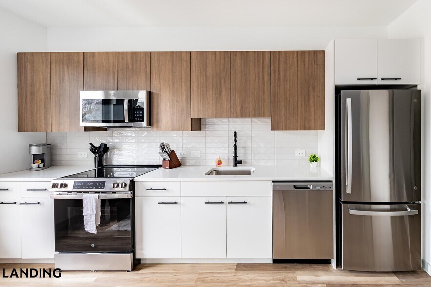 Building Photo - 39 Railroad Ave