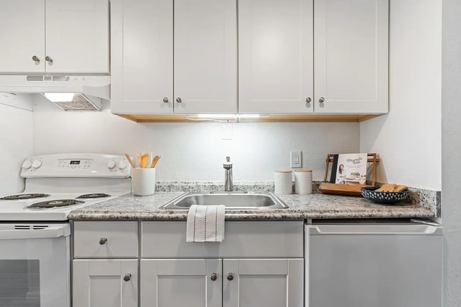 Building Photo - Unit 17