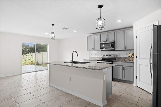 Building Photo - 8455 Clearway Dr