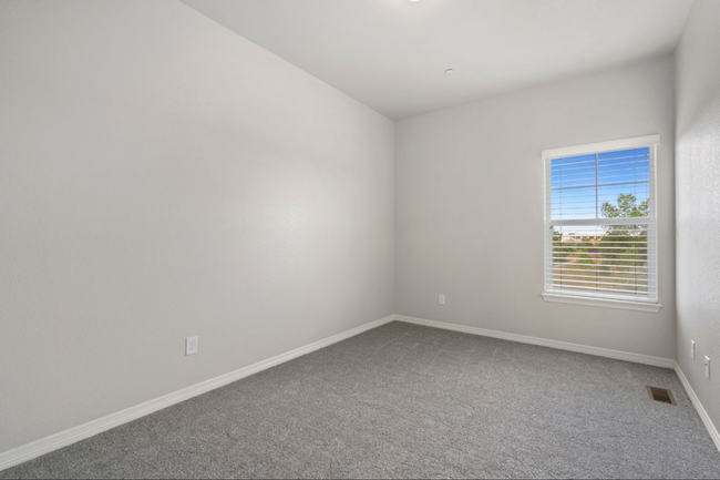 Building Photo - Amazing 3 bedroom Townhouse in Central For...