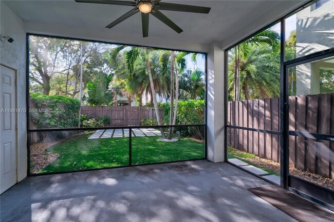 Building Photo - 1139 NE 3rd Ave