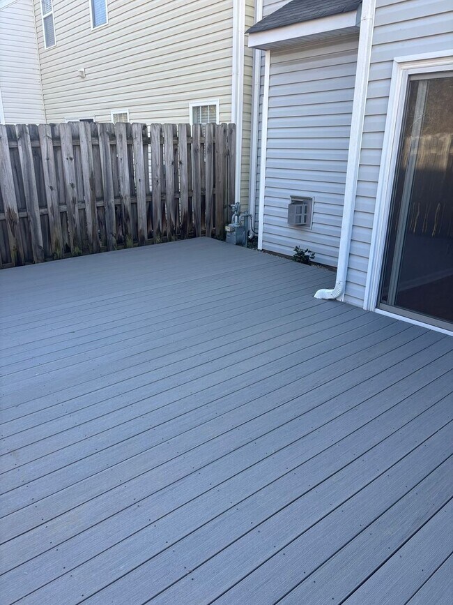 Building Photo - Brightwood Farms / Whitsett