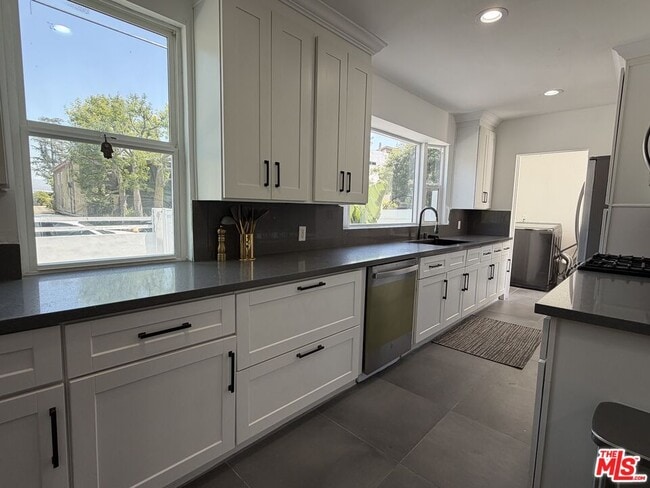 Building Photo - 11836 Laurelwood Dr