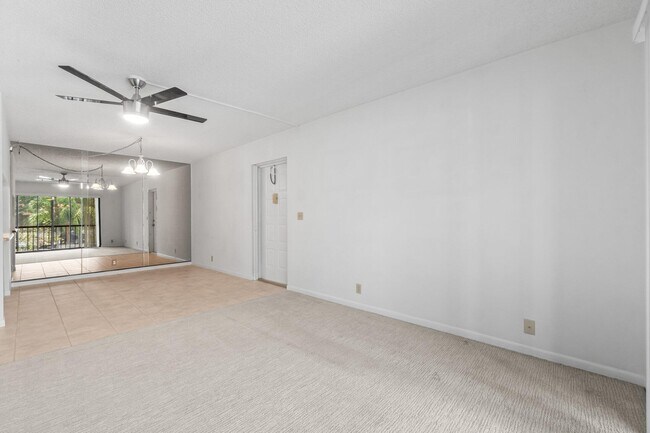 Building Photo - 811 Sky Pine Way
