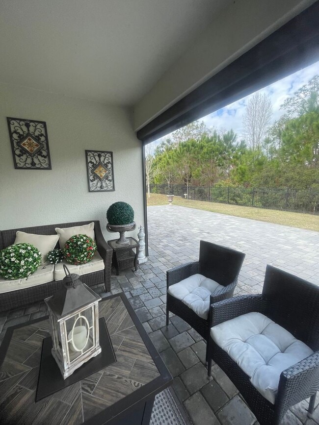 Building Photo - Beautiful, modern home for rent