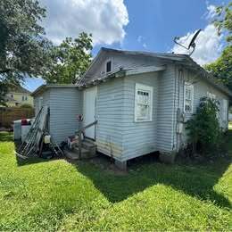 Building Photo - 206 Section Ave