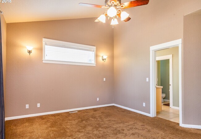 Building Photo - 3089 SE Riesling Rd