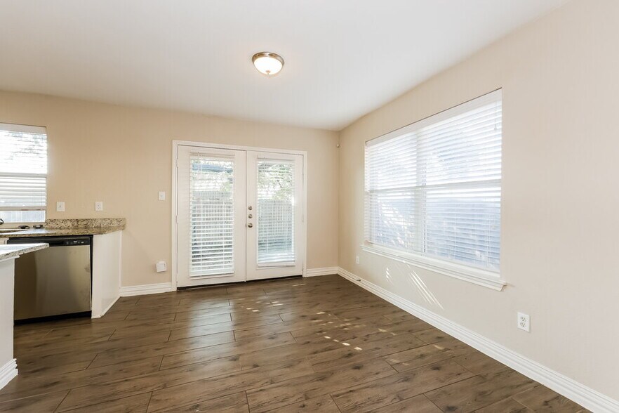 Building Photo - 109 Heritage Dr