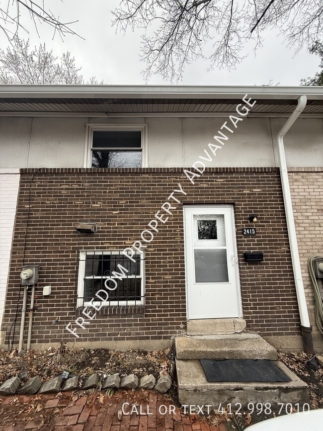 Building Photo - 2415 Park Hill Dr