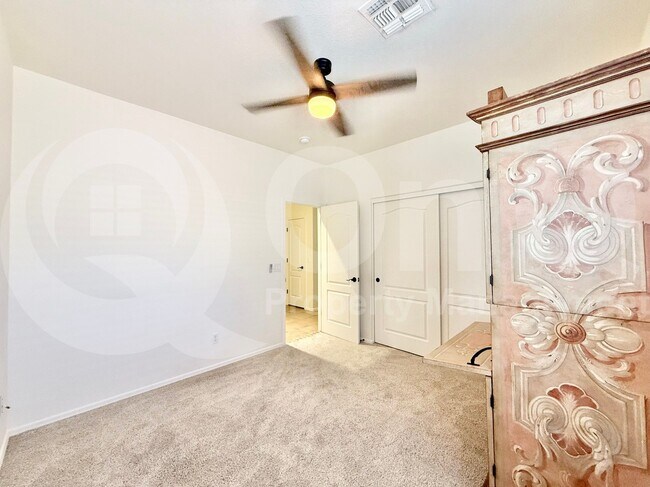 Building Photo - 9414 W Ross Ave