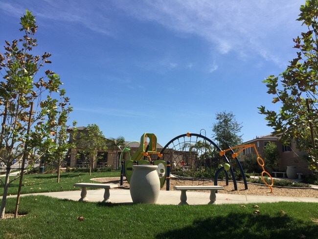 Building Photo - 2873 S Via Belamaria