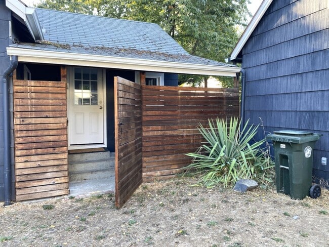 Building Photo - Darling Cottage in White Salmon