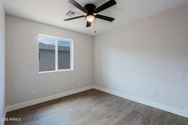 Building Photo - 454 S Pioneer