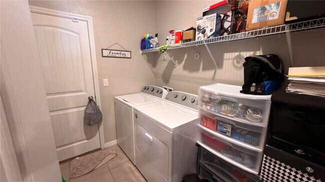 Building Photo - 358 Hibiscus Dr