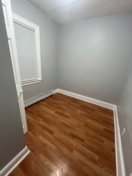 Building Photo - 171 Isabella Ave