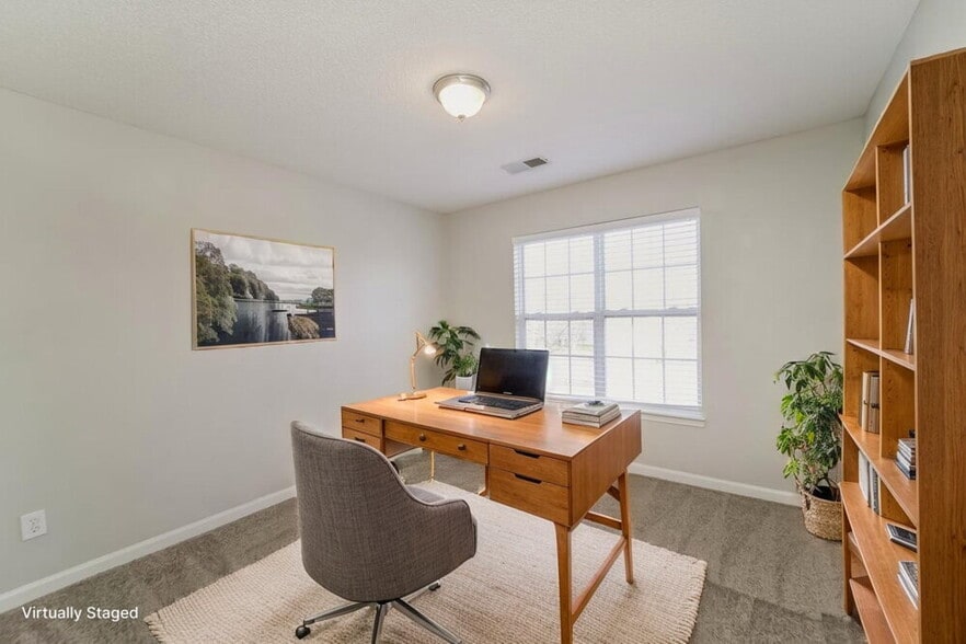 Building Photo - 2700 Hampton View Ct
