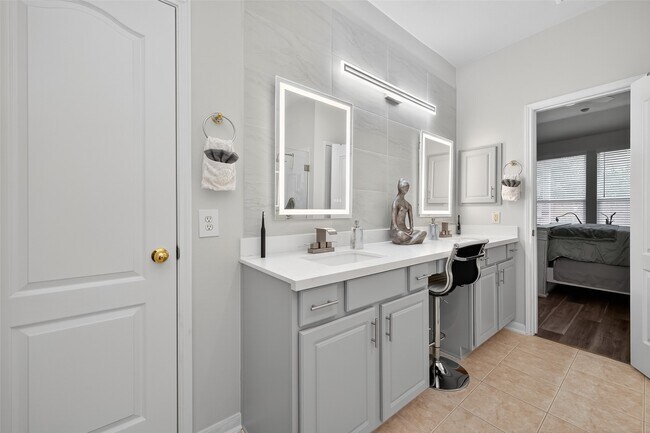 Building Photo - 19343 Dickson Park Dr