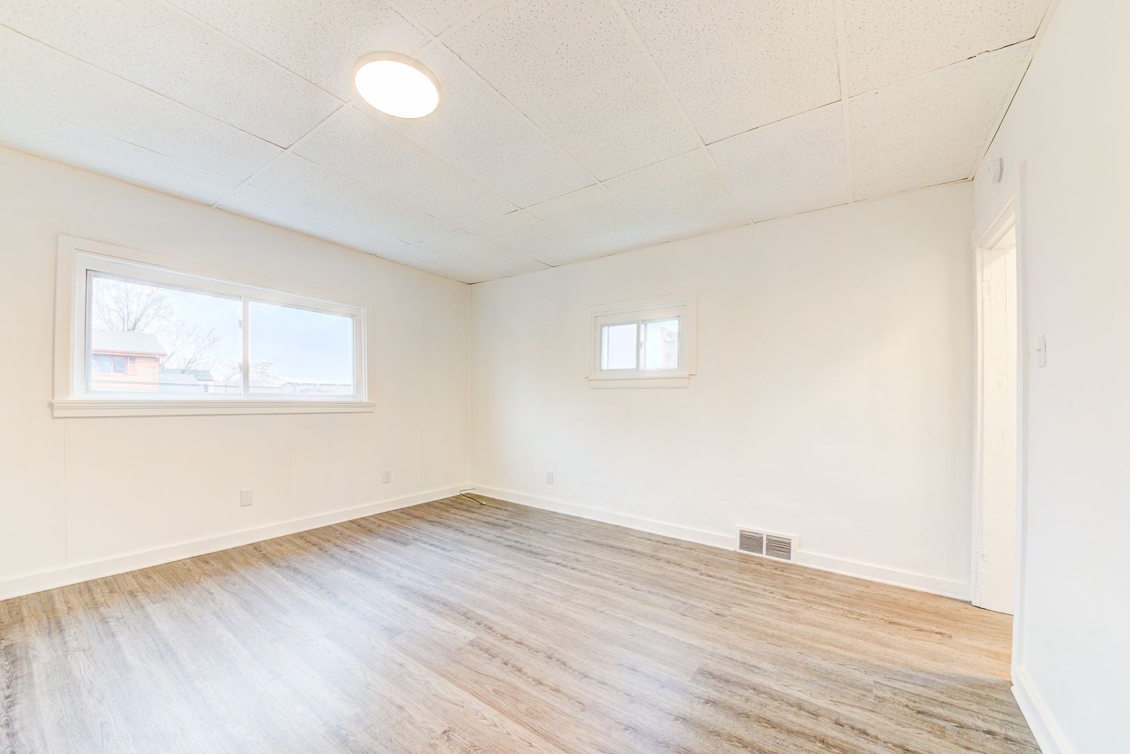 Building Photo - 615 E Warrington Ave