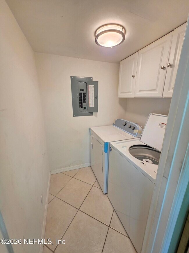Building Photo - 227 Kettering Ct