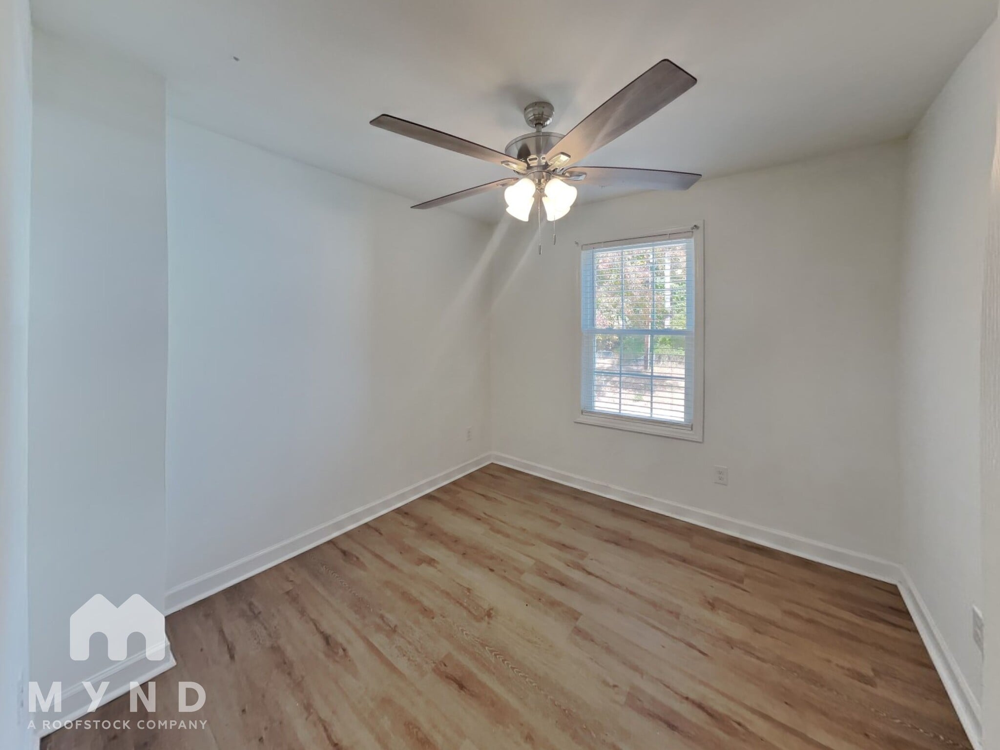 Building Photo - 805 Da Vinci St