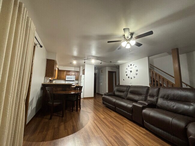 Building Photo - 4052 S Brust Ave