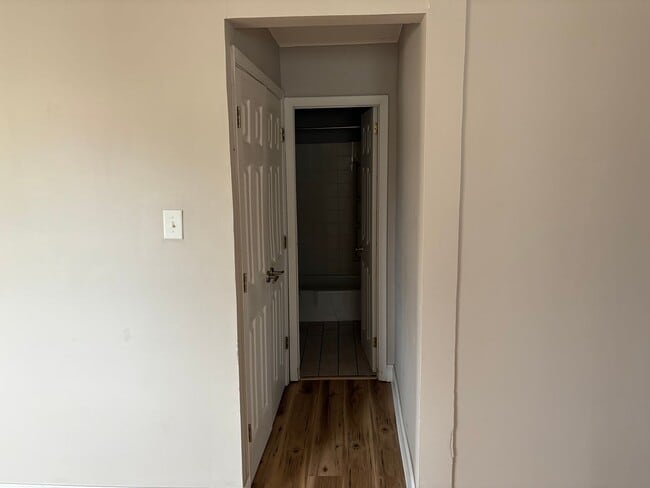 Building Photo - 1657 Redwood Dr